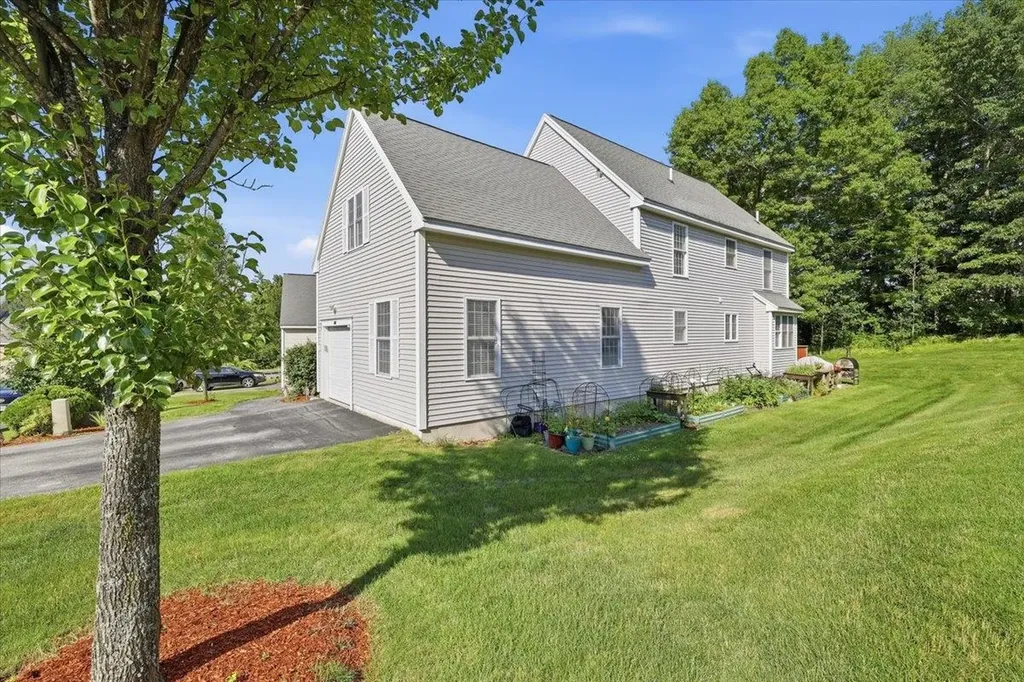 161 Forest Hill Way Manchester NH 03109