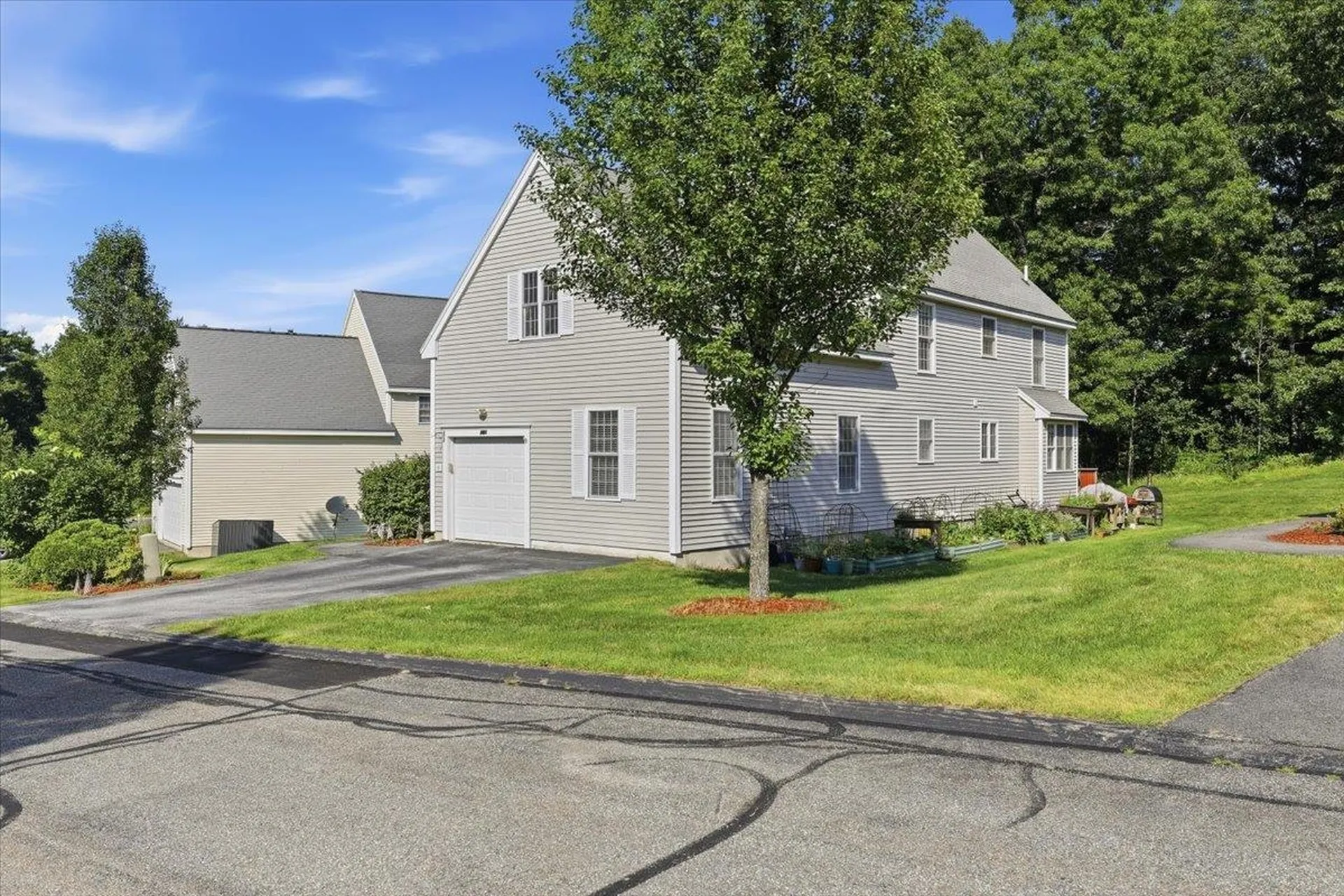 161 Forest Hill Way Manchester NH 03109