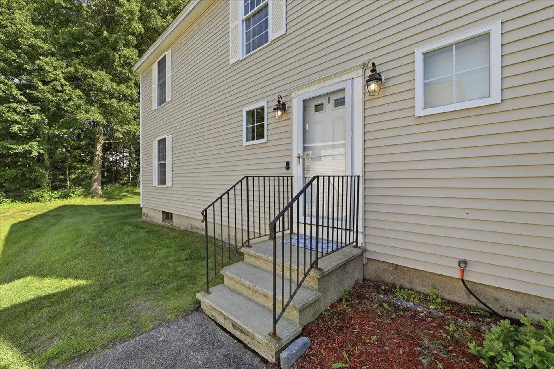 161 Forest Hill Way Manchester NH 03109