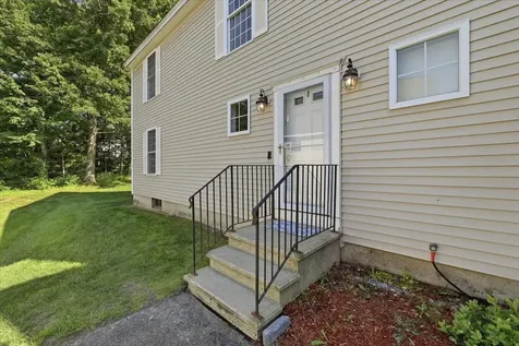 161 Forest Hill Way Manchester NH 03109