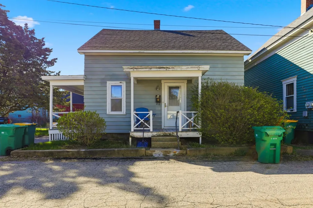 7 Wallace Street Rochester NH 03839