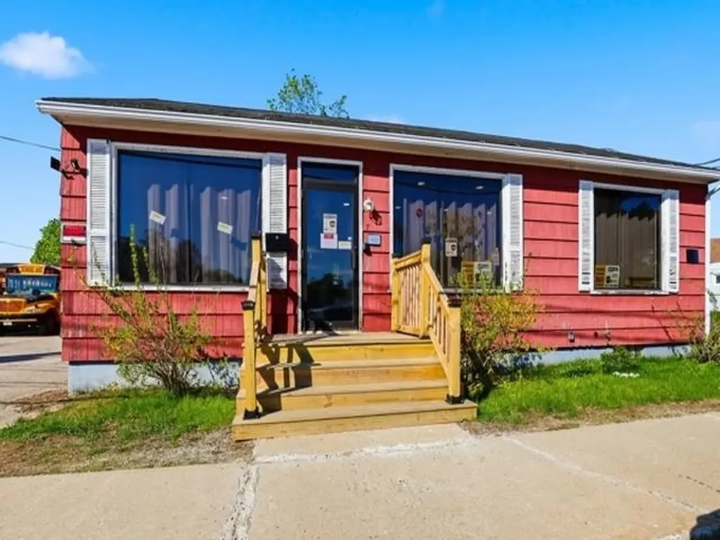 7 Wallace Street Rochester NH 03839