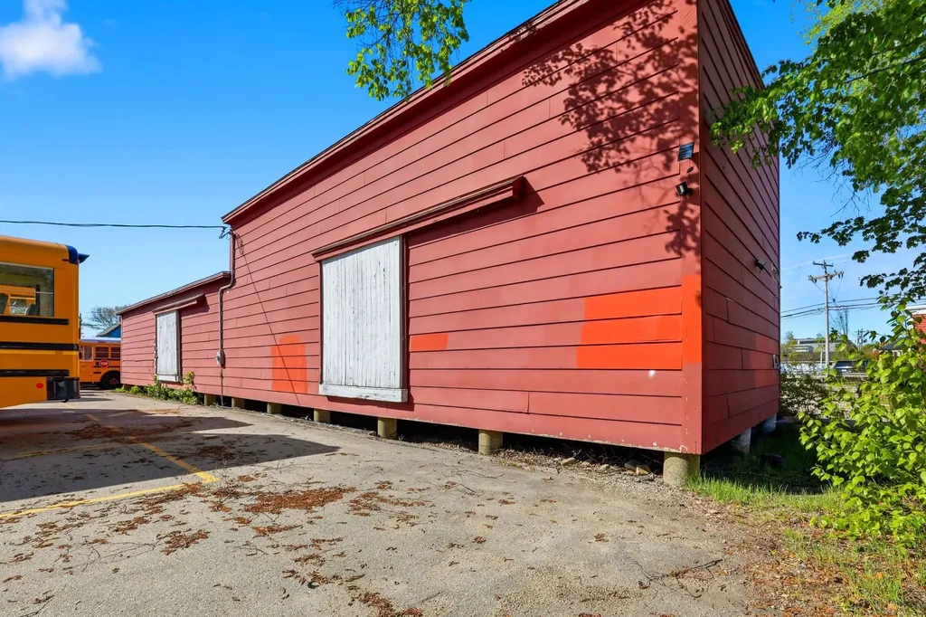7 Wallace Street Rochester NH 03839