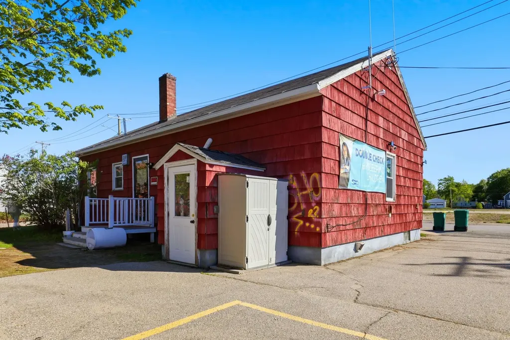 7 Wallace Street Rochester NH 03839