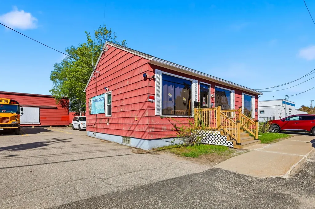 7 Wallace Street Rochester NH 03839