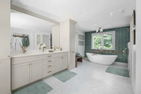 17 Pepperell Way York ME 03909