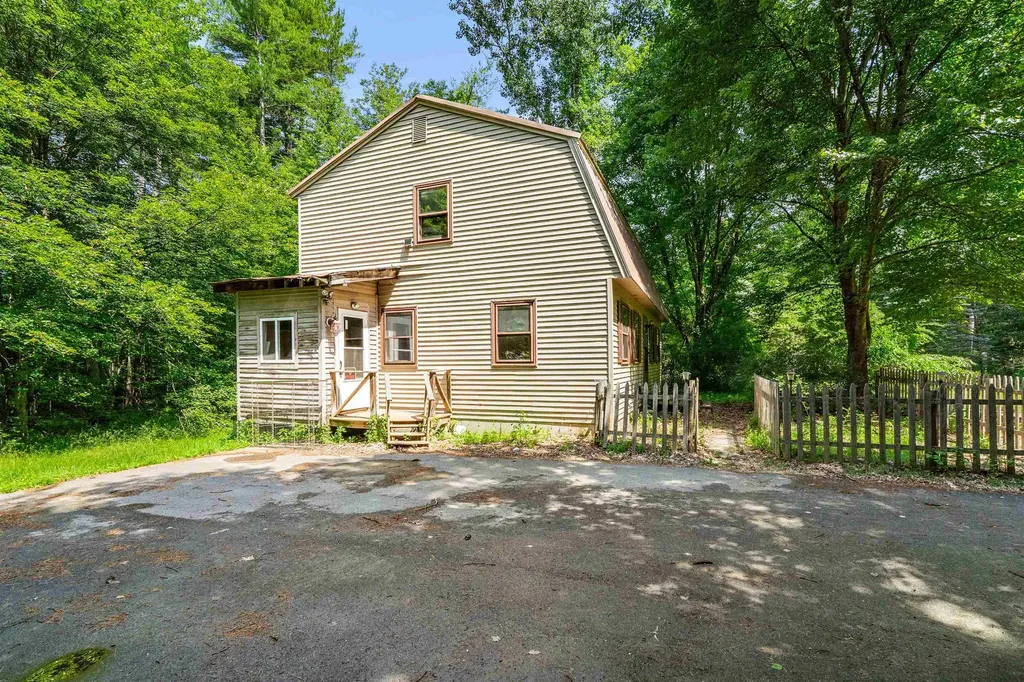 59 Oak Hill Road Concord NH 03301