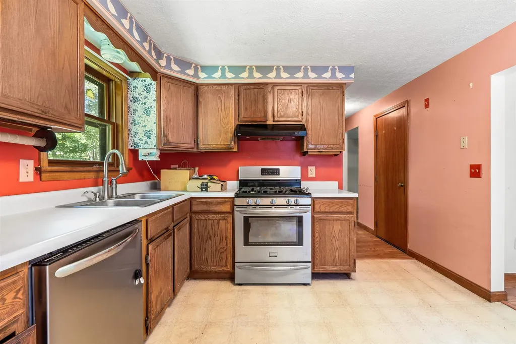 59 Oak Hill Road Concord NH 03301