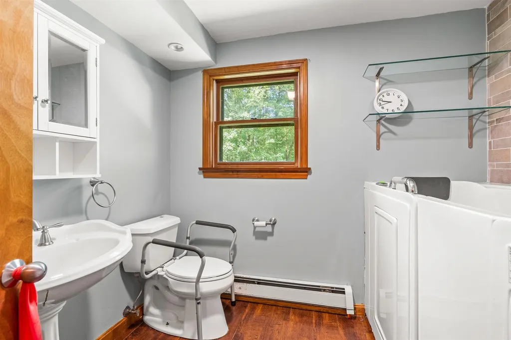 59 Oak Hill Road Concord NH 03301