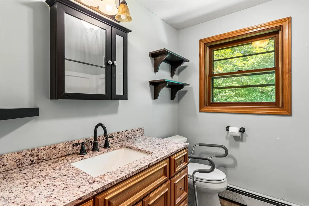 59 Oak Hill Road Concord NH 03301