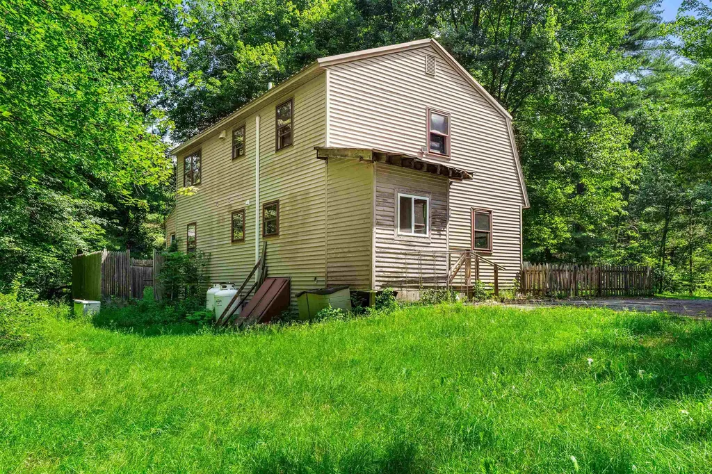 59 Oak Hill Road Concord NH 03301