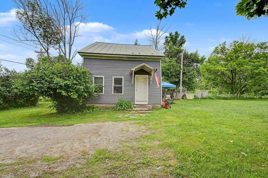893 2nd Nh Turnpike Unity NH 03773