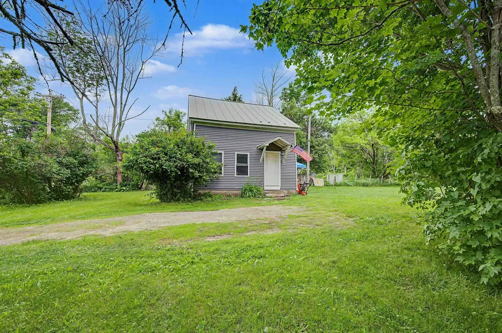 893 2nd Nh Turnpike Unity NH 03773