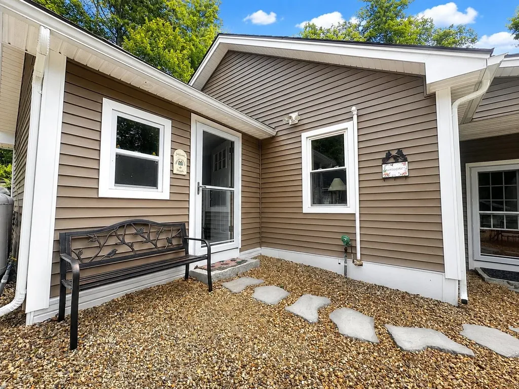 20 Keene Avenue Fitzwilliam NH 03447