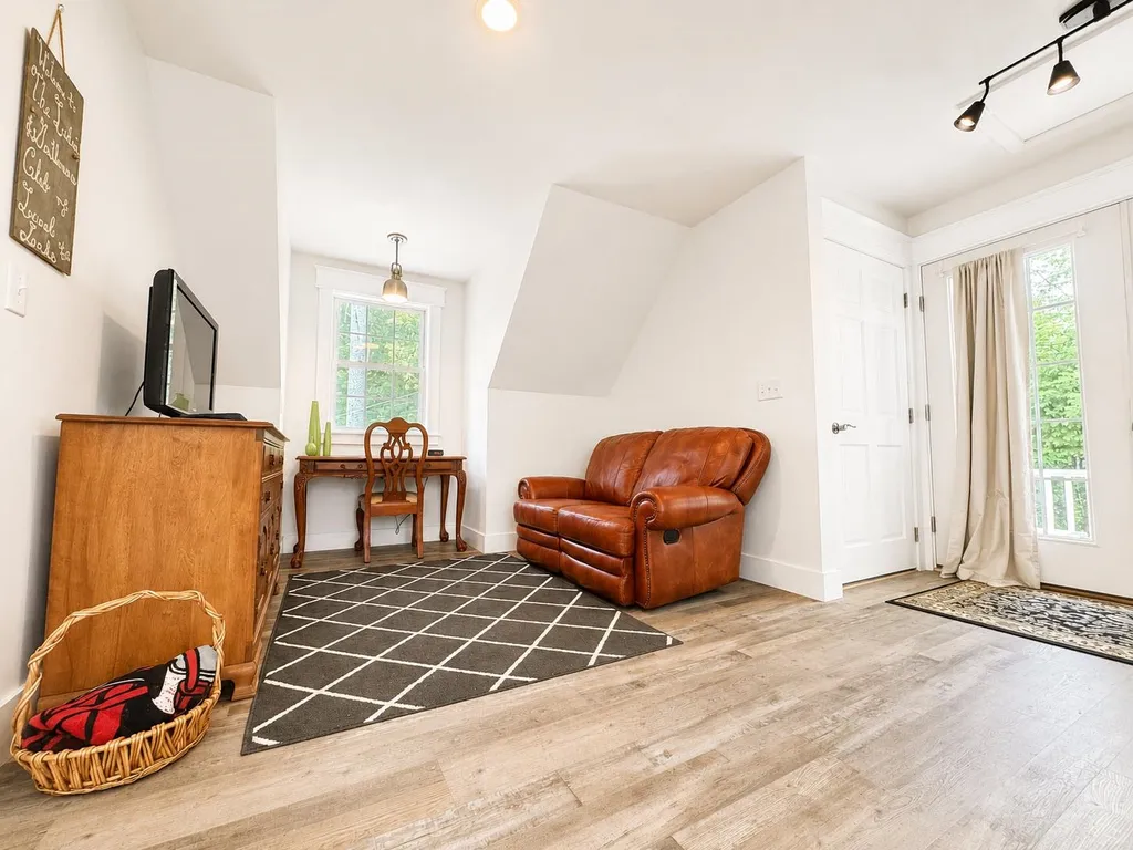 20 Keene Avenue Fitzwilliam NH 03447