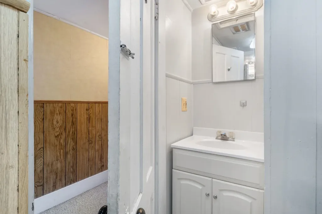 197 Richards Ave Avenue Portsmouth NH 03801
