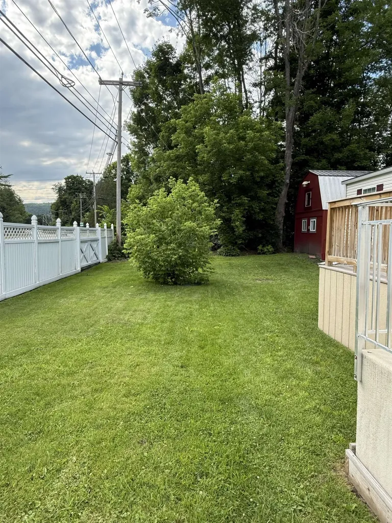 3 Daniels Drive Enfield NH 03748