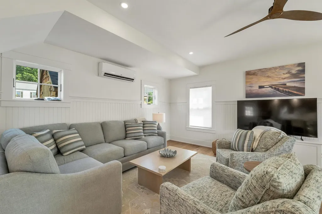 46 King Street Wolfeboro NH 03894