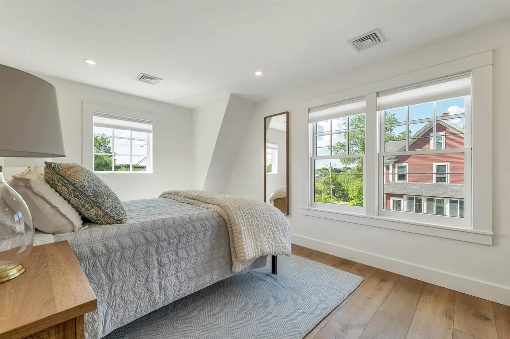 46 King Street Wolfeboro NH 03894