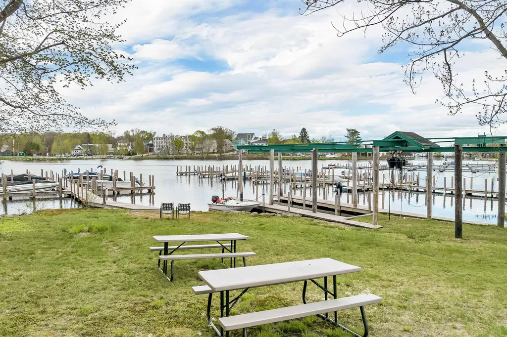 46 King Street Wolfeboro NH 03894