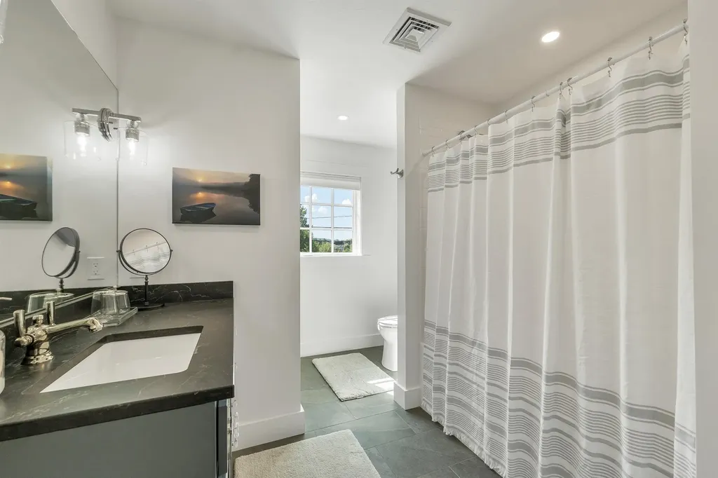 46 King Street Wolfeboro NH 03894