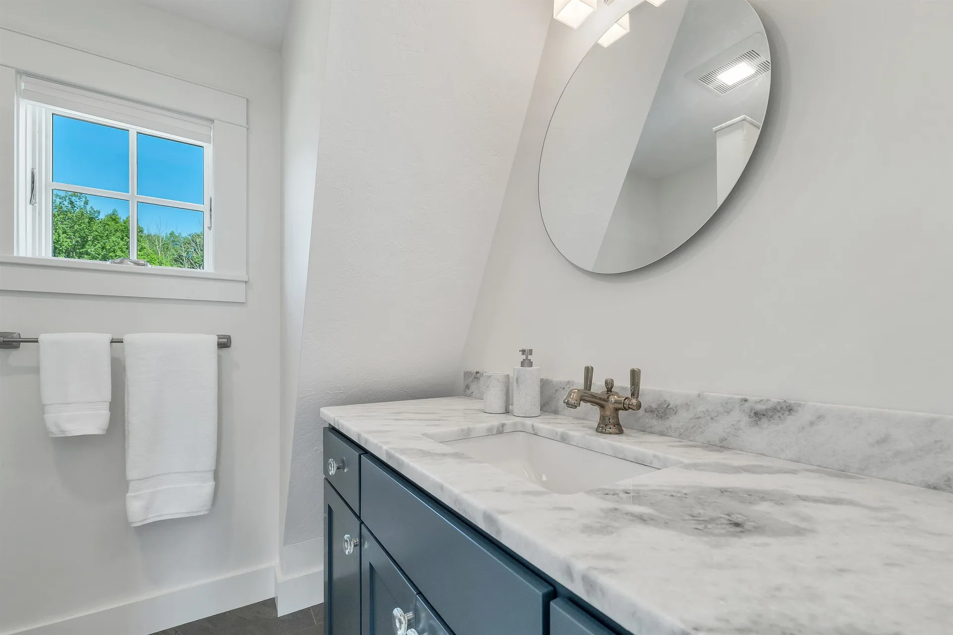 46 King Street Wolfeboro NH 03894