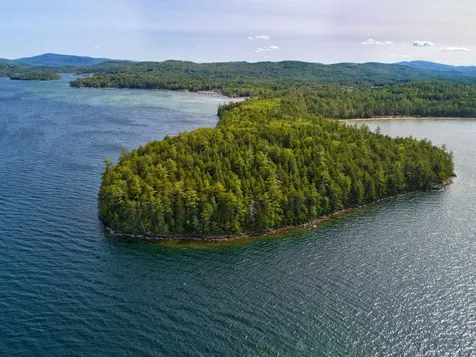 18 W Shore Road Bristol NH 03222