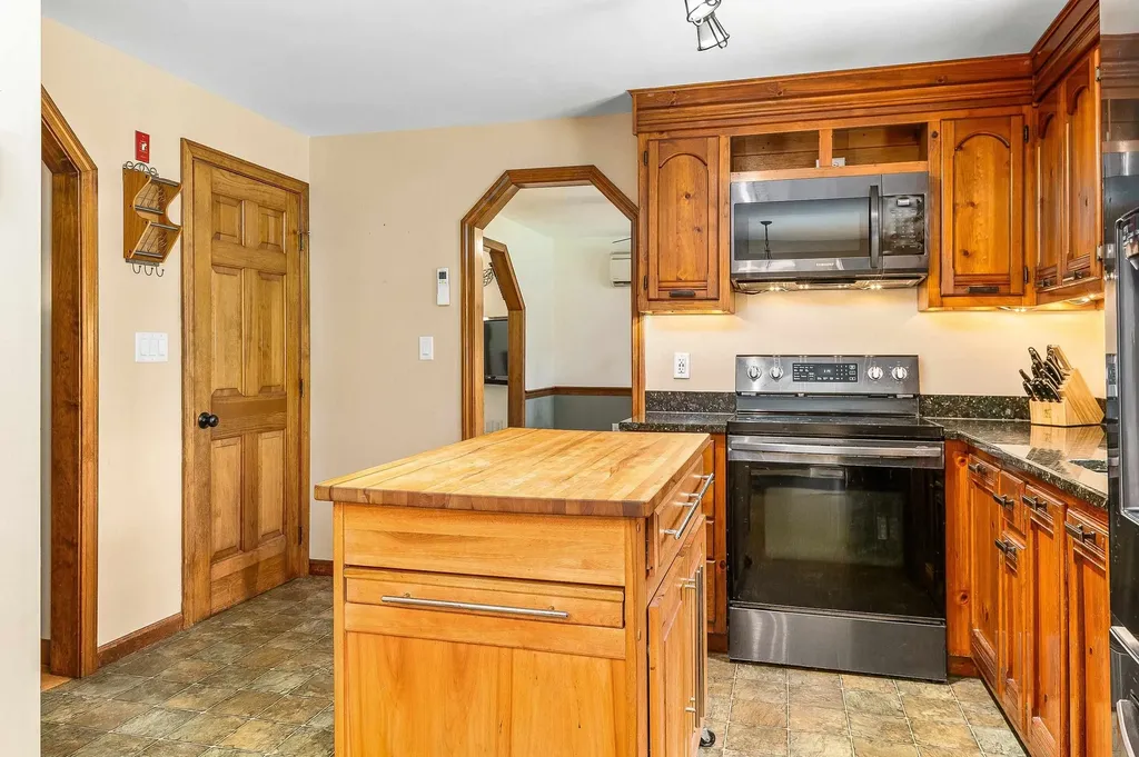 42 Moses Carr Road Rollinsford NH 03869