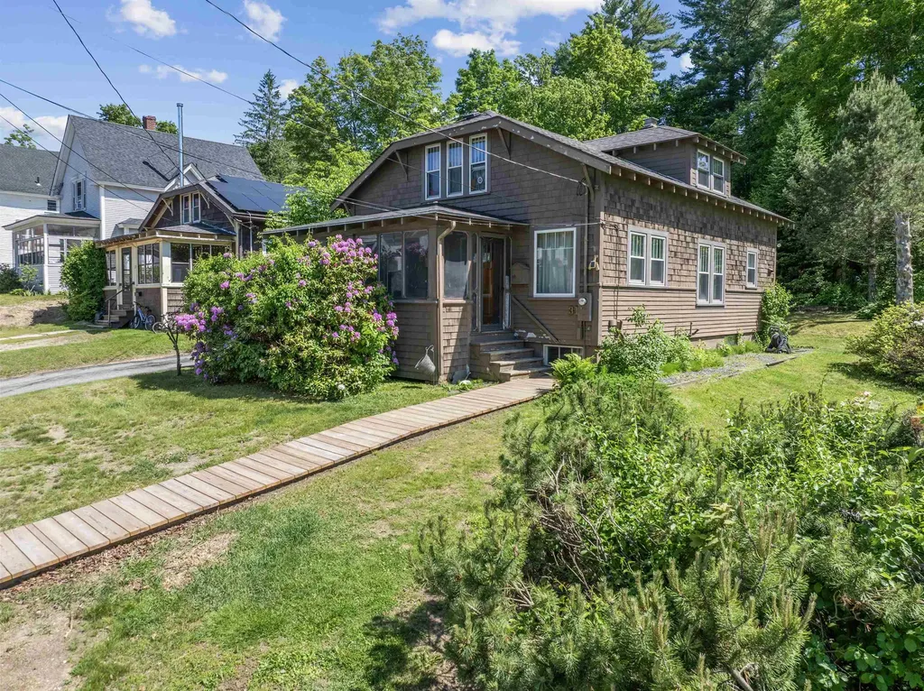 31 Merrill Street Plymouth NH 03264