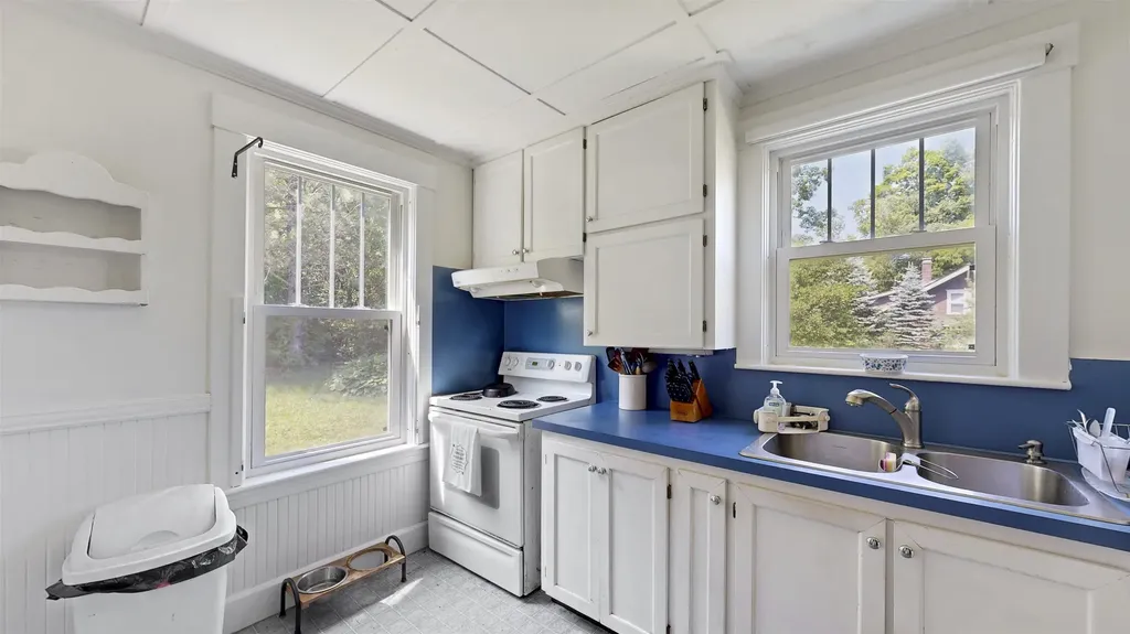 31 Merrill Street Plymouth NH 03264