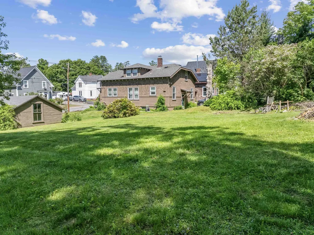 31 Merrill Street Plymouth NH 03264