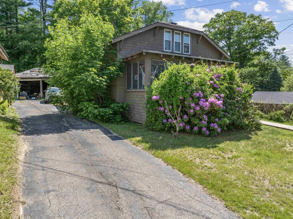 31 Merrill Street Plymouth NH 03264