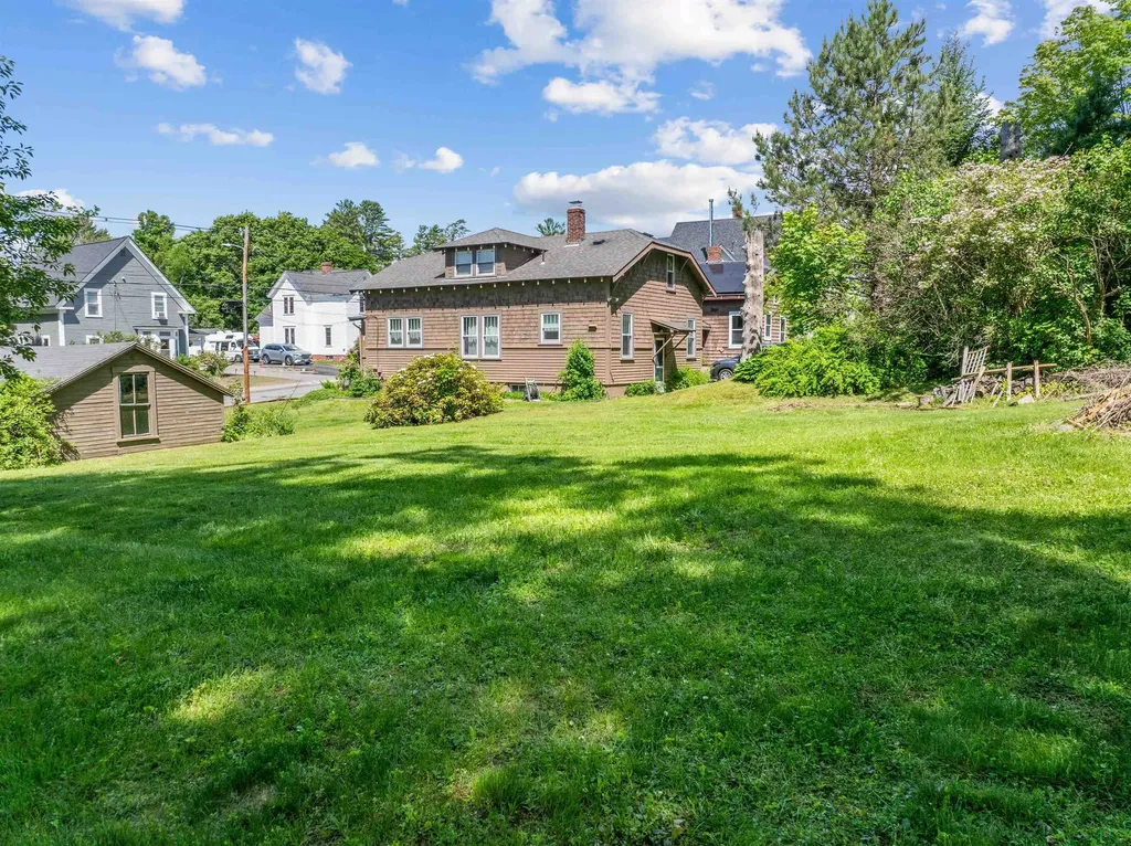 31 Merrill Street Plymouth NH 03264