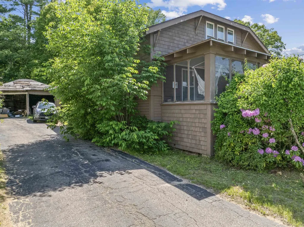 31 Merrill Street Plymouth NH 03264
