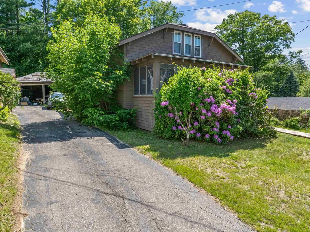 31 Merrill Street Plymouth NH 03264