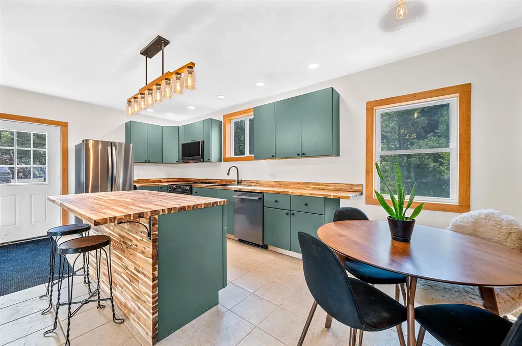35 Fern Road Warren VT 05674