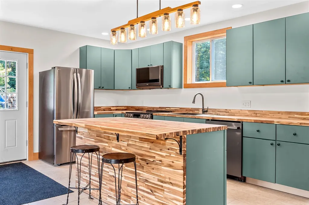 35 Fern Road Warren VT 05674