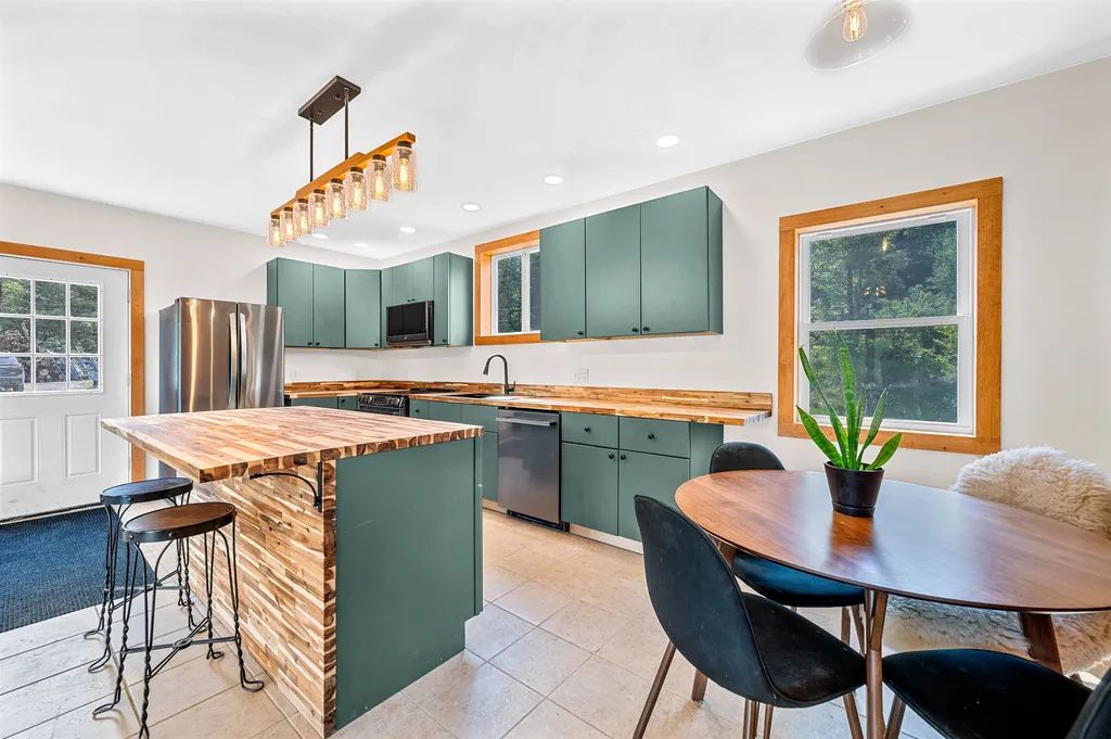 35 Fern Road Warren VT 05674