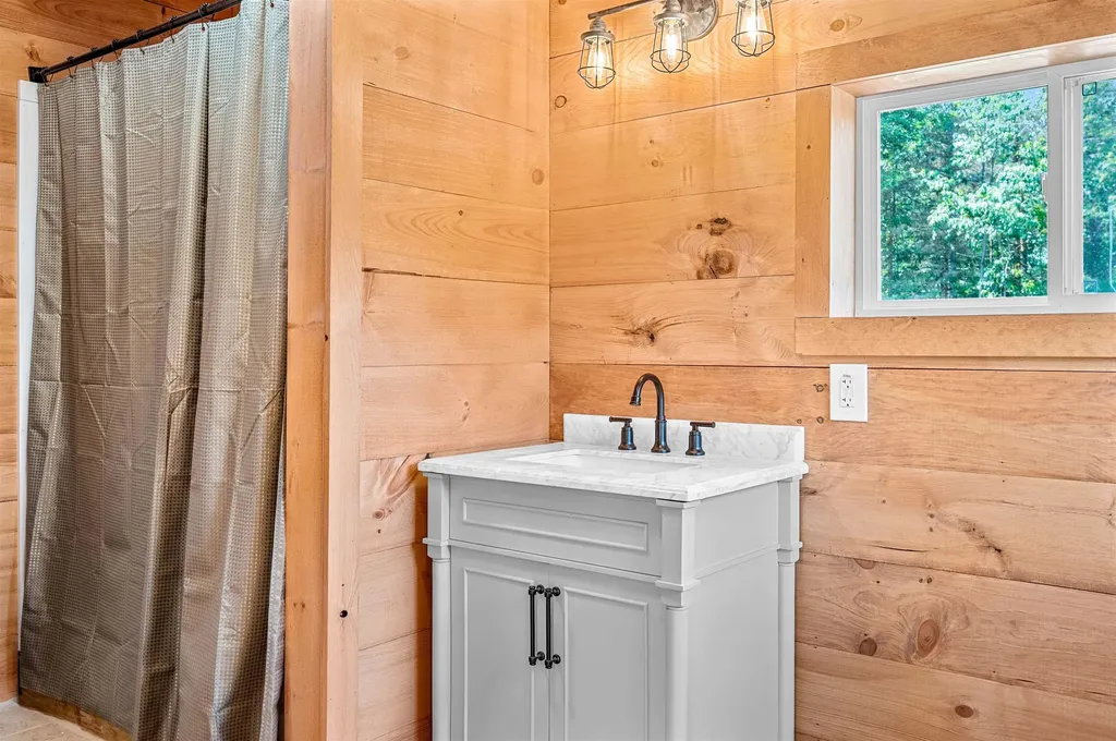 35 Fern Road Warren VT 05674