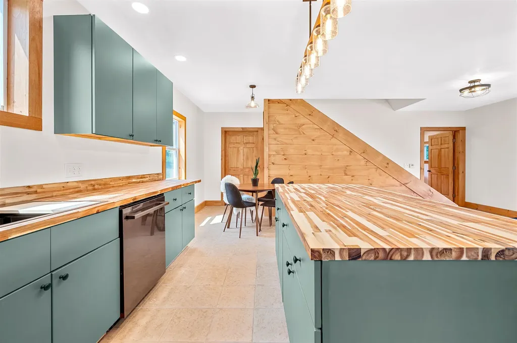 35 Fern Road Warren VT 05674
