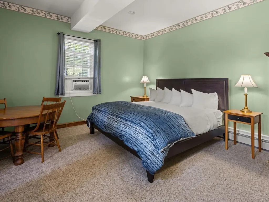 5347 Shelburne Road Shelburne VT 05482