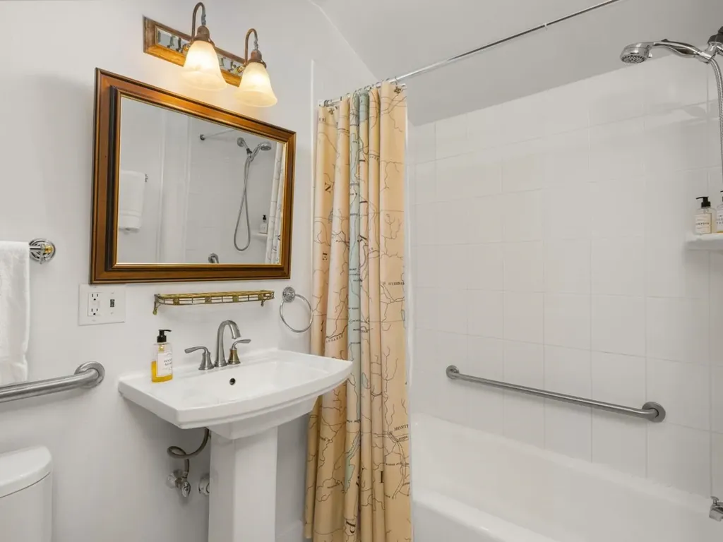 5347 Shelburne Road Shelburne VT 05482