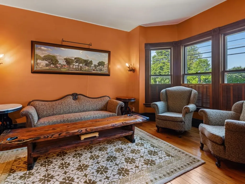 5347 Shelburne Road Shelburne VT 05482