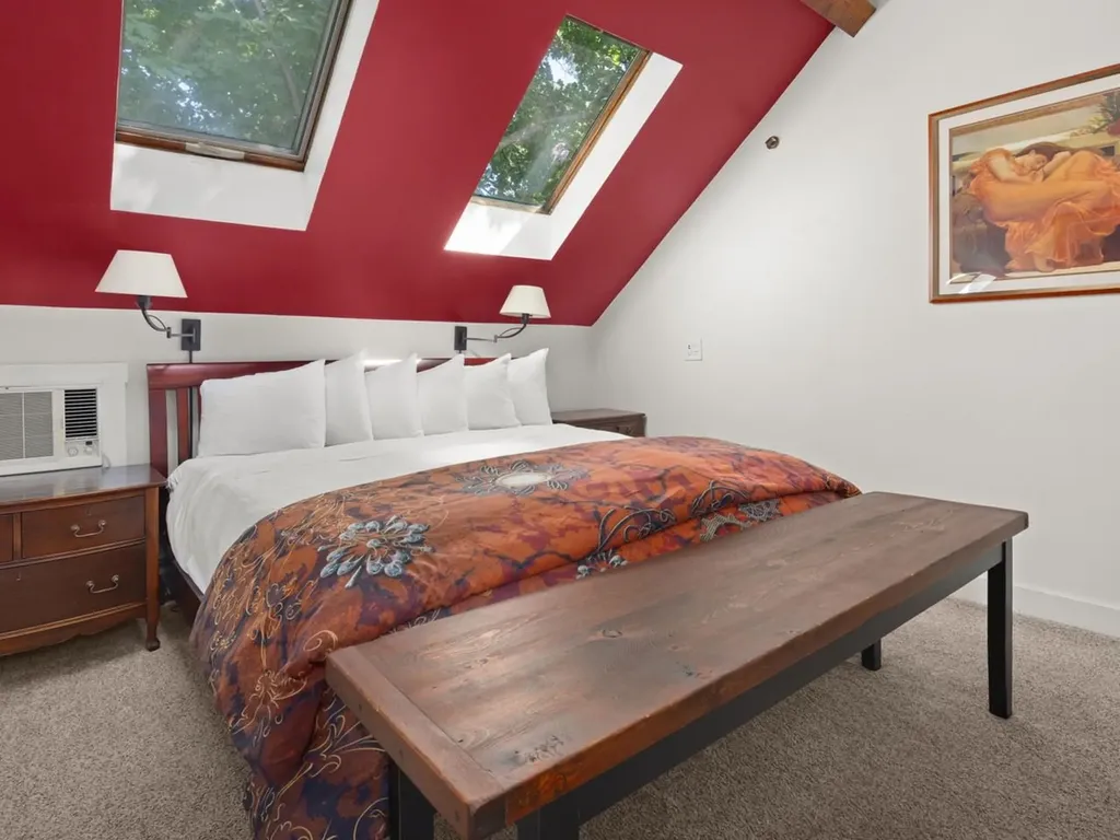 5347 Shelburne Road Shelburne VT 05482