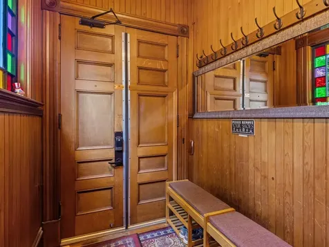5347 Shelburne Road Shelburne VT 05482