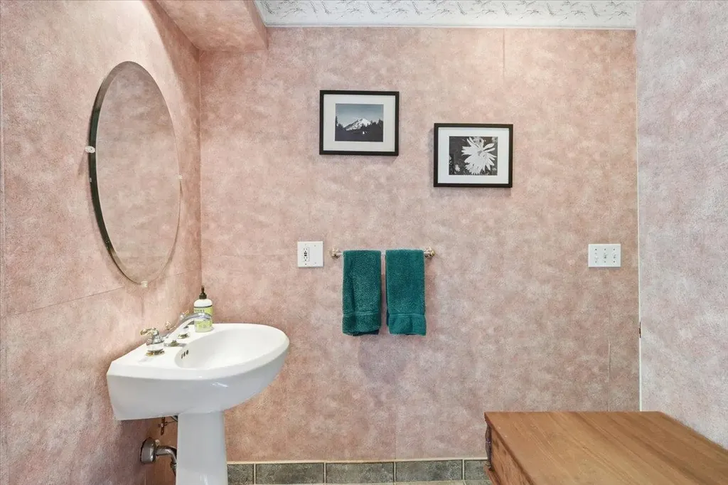 490 Juniper Ridge Shelburne VT 05482