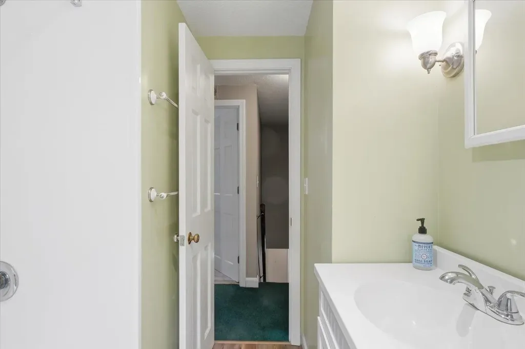 490 Juniper Ridge Shelburne VT 05482