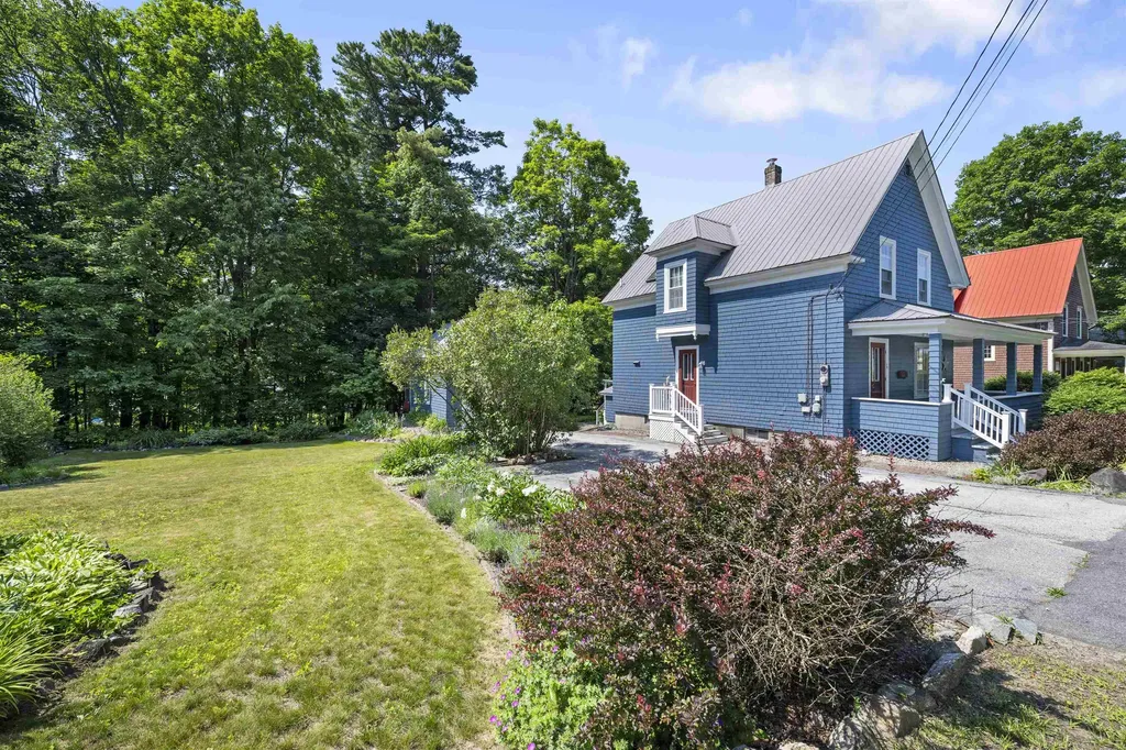 15 Richardson Street Lancaster NH 03584