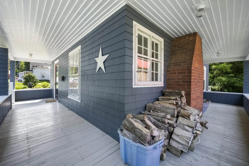 15 Richardson Street Lancaster NH 03584