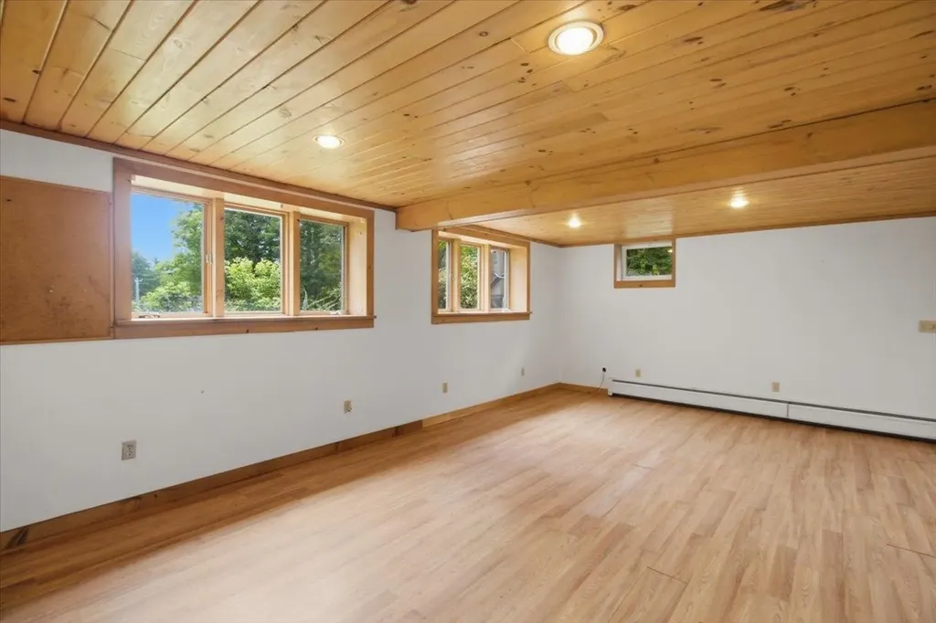 15 Polygraphic Lane Bennington VT 05257